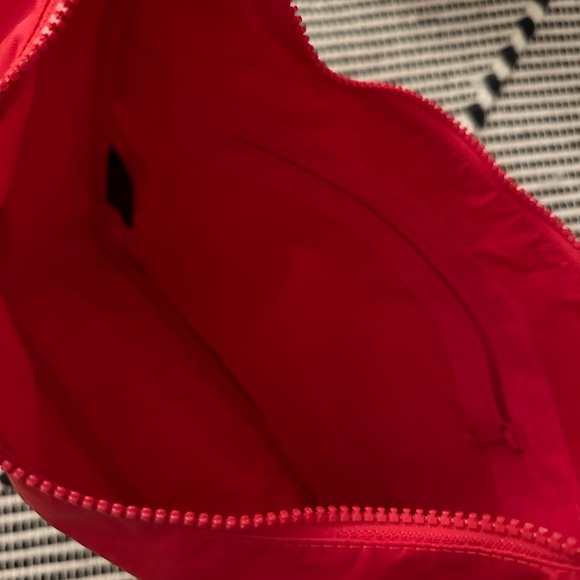 Baggu Nylon Shoulder Bag Candy Apple - Picture 6 of 7